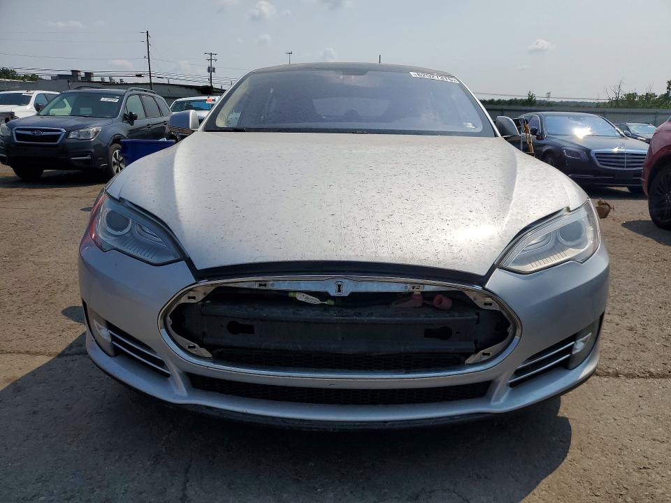2013 Tesla Model s VIN 5YJSA1DN0DFP18656 COPART salvage auction — MECHANICAL, Salvage Title, sold $625 on 2026-07-31 (photo 5)