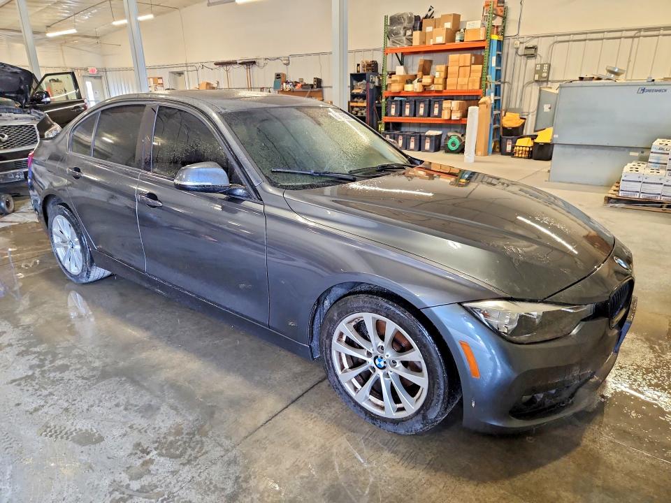 2017 BMW 3er VIN WBA8E5G56HNU22613 COPART salvage auction — MECHANICAL, MN - CERTIFICATE OF TITLE, sold $575 on 2026-07-27 (photo 4)