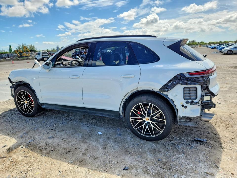 2024 Porsche Cayenne VIN WP1AL2AYXRDA33796 COPART salvage auction — STRIPPED, FL - CERTIFICATE OF DESTRUCTION, sold $28,750 on 2026-09-22 (photo 2)