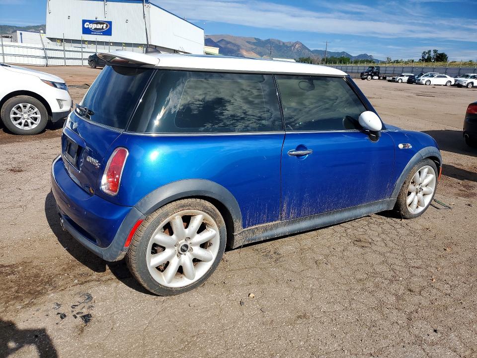 2006 Mini Cooper VIN WMWRE33546TJ35780 COPART salvage auction — MINOR DENT/SCRATCHES, CO - DIS/DLR/EXP ONLY CLEAN TITLE, sold $275 on 2026-08-05 (photo 3)
