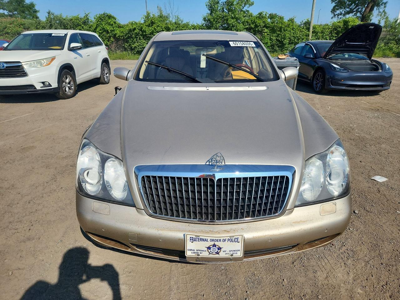 2004 Maybach VIN WDBVF78J04A000833 COPART salvage auction — Water/Flood, Ip - Non-Repairable, sold $26,750 on 2026-08-18 (photo 5)