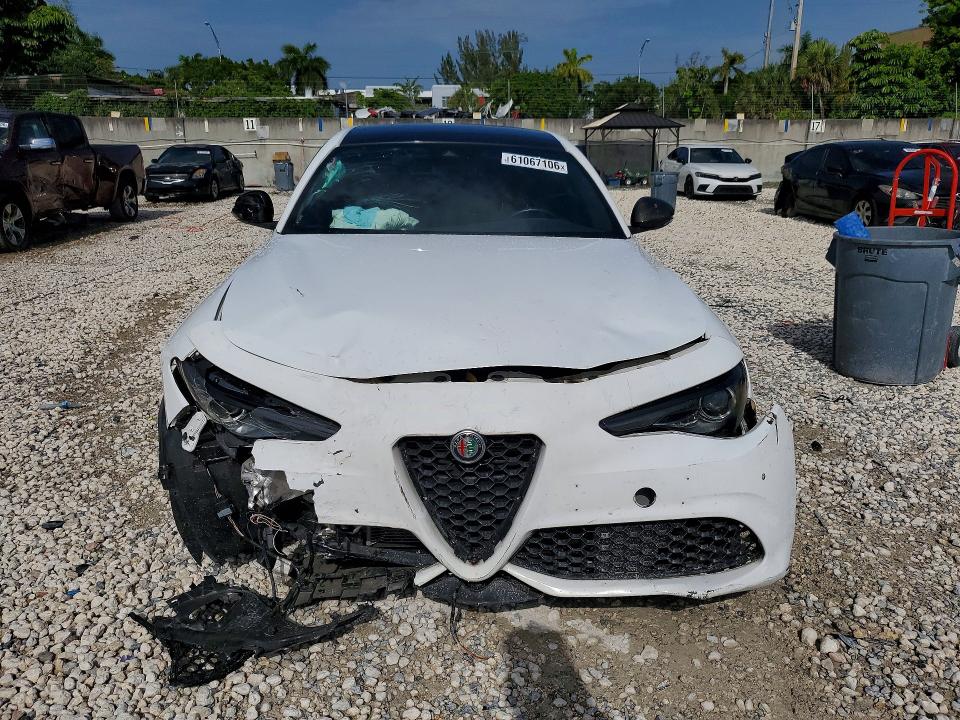 2021 Alfa romeo Giulia VIN ZARFANBN9M7640918 COPART salvage auction — FRONT END, Fl - Certificate Of Destruction, sold $875 on 2026-08-18 (photo 5)
