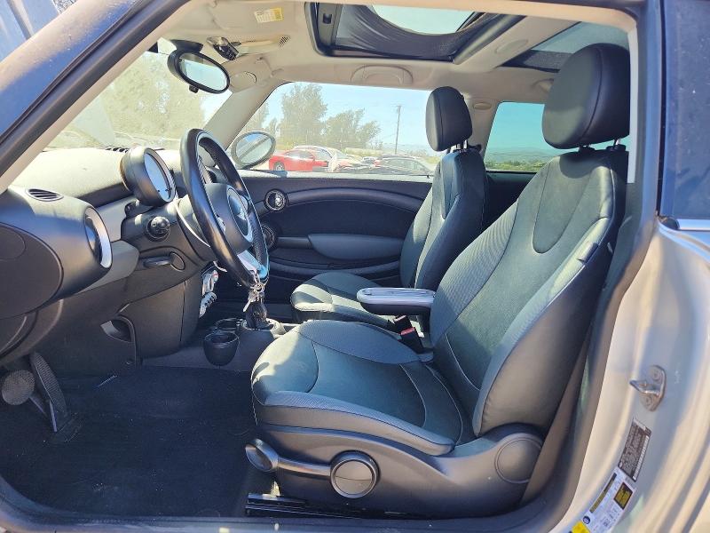 2010 Mini Cooper VIN WMWMF3C50ATZ64264 COPART salvage auction — NORMAL WEAR, Ca - Dis/Dlr/Exp Only Clean Title, sold $325 on 2026-07-31 (photo 7)