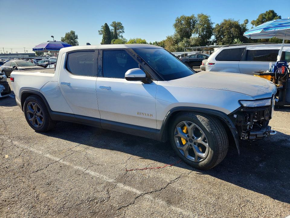 2022 Rivian R1t VIN 7FCTGAAL8NN006771 COPART salvage auction — FRONT END, CA - SALVAGE CERTIFICATE, sold $2,200 on 2026-07-21 (photo 4)