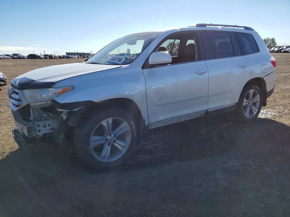 2013 Toyota Highlander VIN 5TDBK3EH1DS207972 COPART salvage auction — VANDALISM, Ab - Bos - Salvage, sold $375 on 2026-07-28 (photo 1)