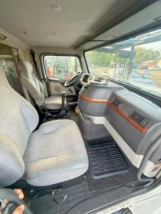2012 Volvo VIN 4V5RC9DGXCN548735 COPART salvage auction — NORMAL WEAR, FL - CERTIFICATE OF TITLE (P), sold $15,900 on 2026-07-24 (photo 5)