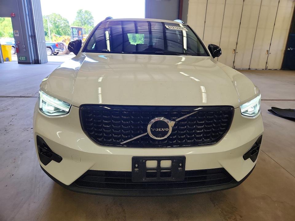 2023 Volvo Xc40 VIN YV4L12UW3P2003927 COPART salvage auction — ALL OVER, CT - CERT OF TITLE-SALVAGE, sold $14,200 on 2026-08-13 (photo 5)