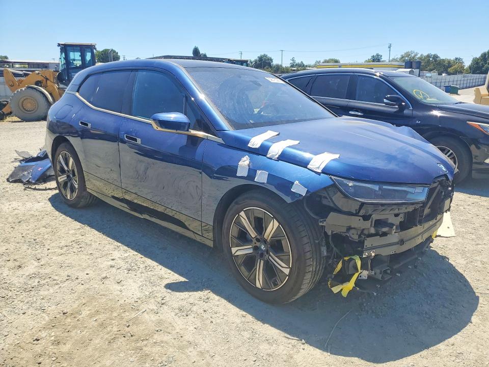 2022 BMW Ix VIN WB523CF00NCJ80011 COPART salvage auction — FRONT END, Ca - Salvage Certificate, sold $17,800 on 2026-07-30 (photo 4)