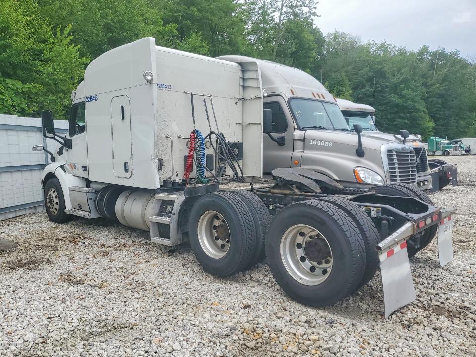 2019 Peterbilt All other VIN 1XPBDP9X6KD267675 COPART salvage auction — SIDE, CT, sold $5,500 on 2026-09-08 (photo 2)