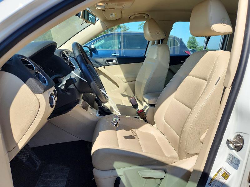 2017 Volkswagen Tiguan VIN WVGBV7AXXHW510908 COPART salvage auction — MINOR DENT/SCRATCHES, Ia - Cert Of Title-Prior Salvage, sold $1,600 on 2026-08-07 (photo 7)