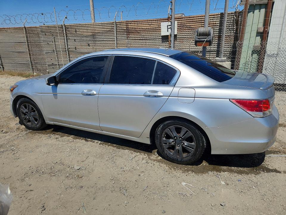 2008 Honda Accord VIN JHMCP26468C013987 COPART salvage auction — FRONT END, Ca - Dis/Dlr/Exp Clean W/Salv Hist, sold $375 on 2026-07-27 (photo 2)