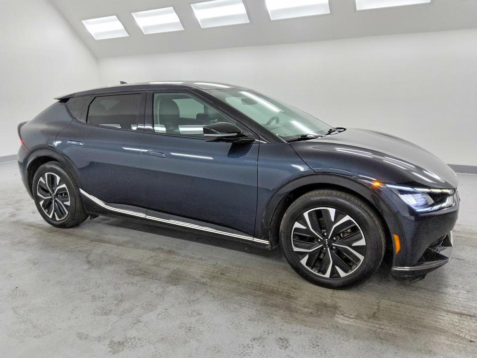 2023 Kia Ev6 VIN KNDC34LA5P5602115 COPART salvage auction — MECHANICAL, Ca - Certificate Of Title, sold $9,200 on 2026-07-08 (photo 4)