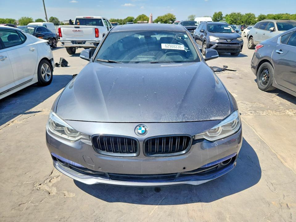 2017 BMW 3er VIN WBA8D9C30HA011715 COPART salvage auction — NORMAL WEAR, Tx - Certificate Of Title (P), sold $2,900 on 2026-08-20 (photo 5)