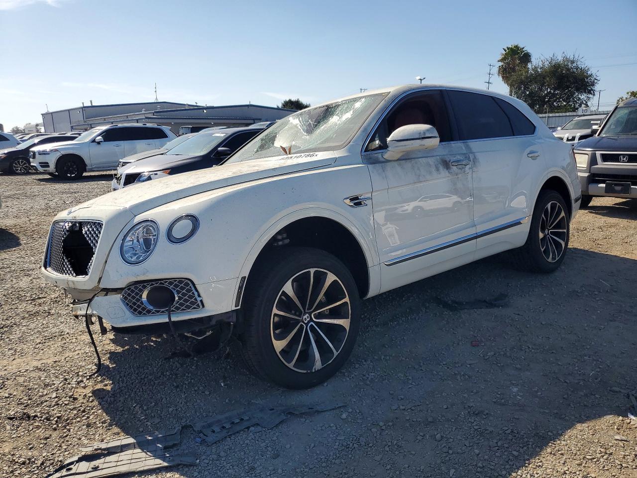 2018 Bentley Bentayga VIN SJAAC2ZV8JC019077 — COPART salvage auction photo