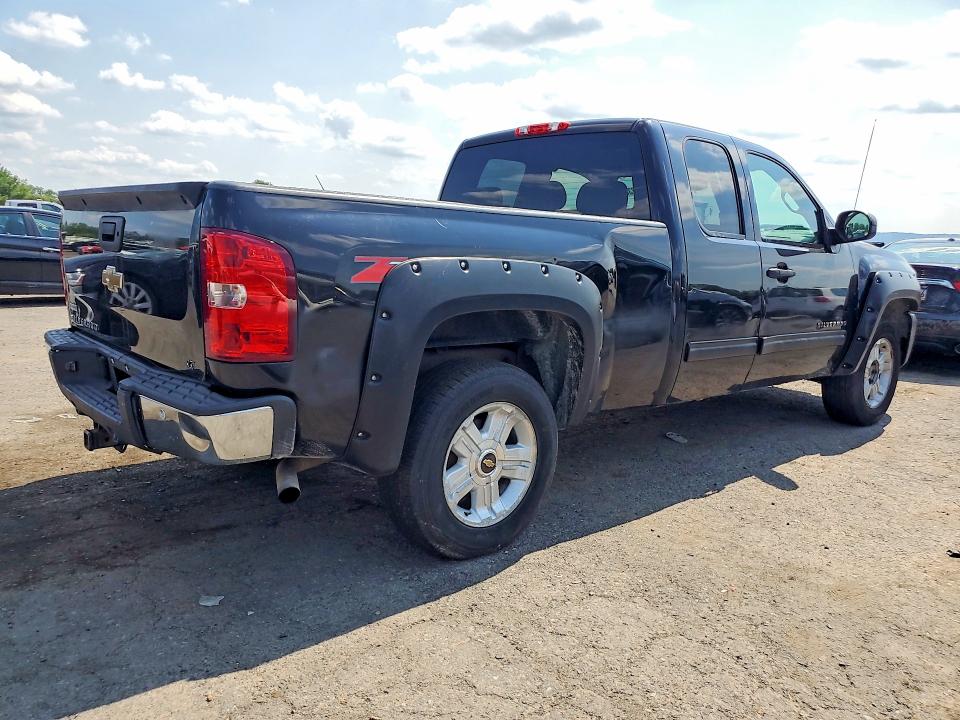 2011 Chevrolet Silverado 1500 VIN 1GCRKSE36BZ414107 COPART salvage auction — SIDE, PA - CERT OF TITLE, sold $400 on 2026-07-17 (photo 3)