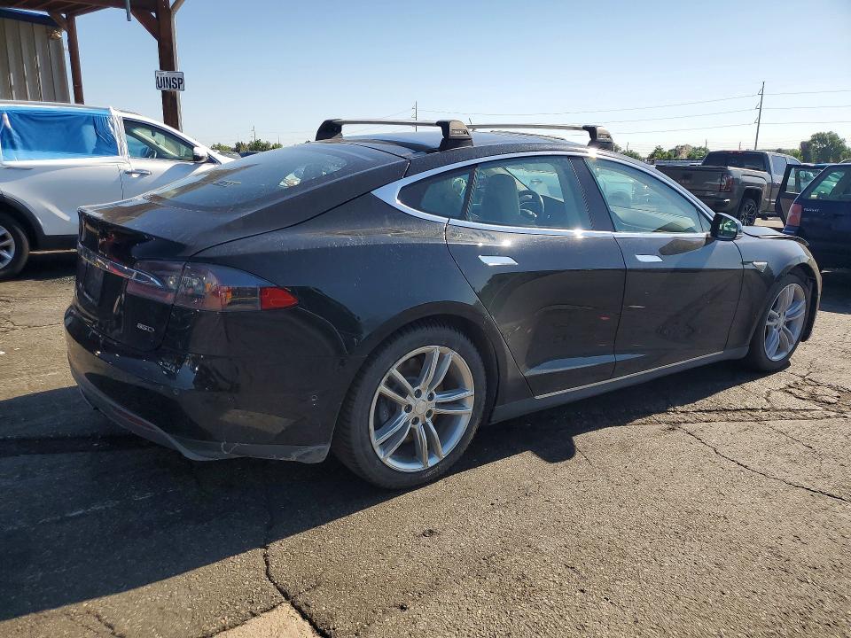 2015 Tesla Model s VIN 5YJSA1E25FF112714 COPART salvage auction — UNDERCARRIAGE, CO - DIS/DLR/EXP ONLY CLEAN TITLE, sold $925 on 2026-07-21 (photo 3)