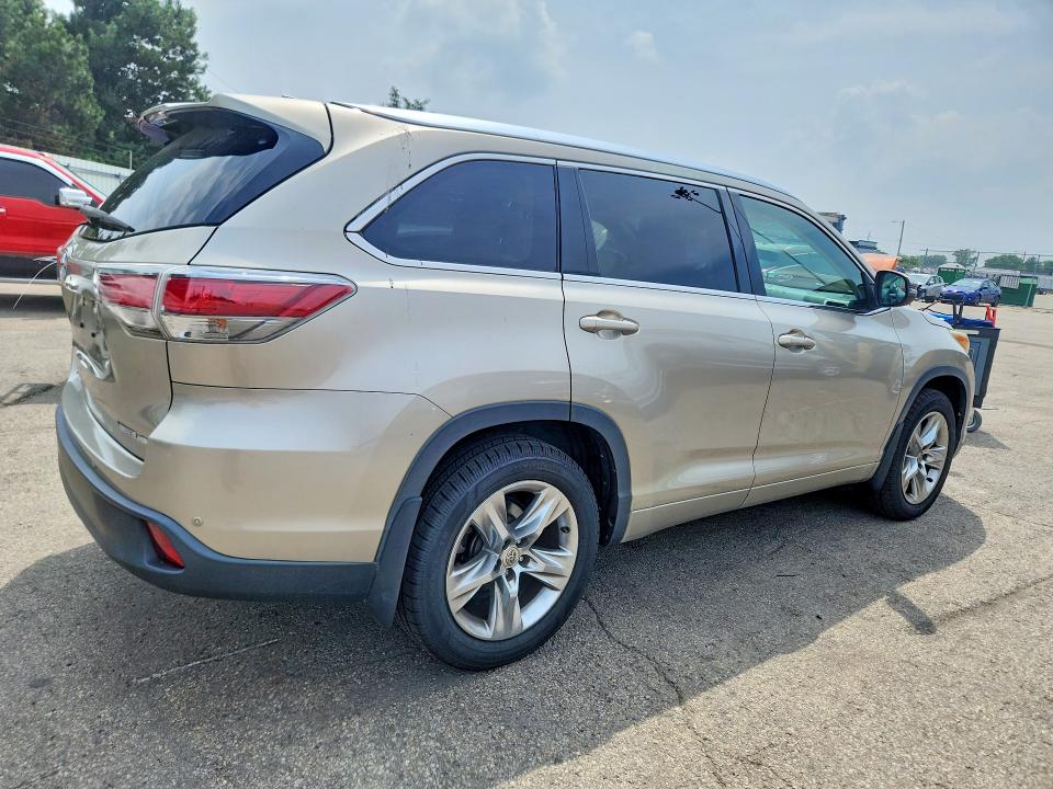 2015 Toyota Highlander VIN 5TDDKRFH5FS099451 COPART salvage auction — MINOR DENT/SCRATCHES, Oh - Cert Of Title-Salvage, sold $3,350 on 2026-07-29 (photo 3)