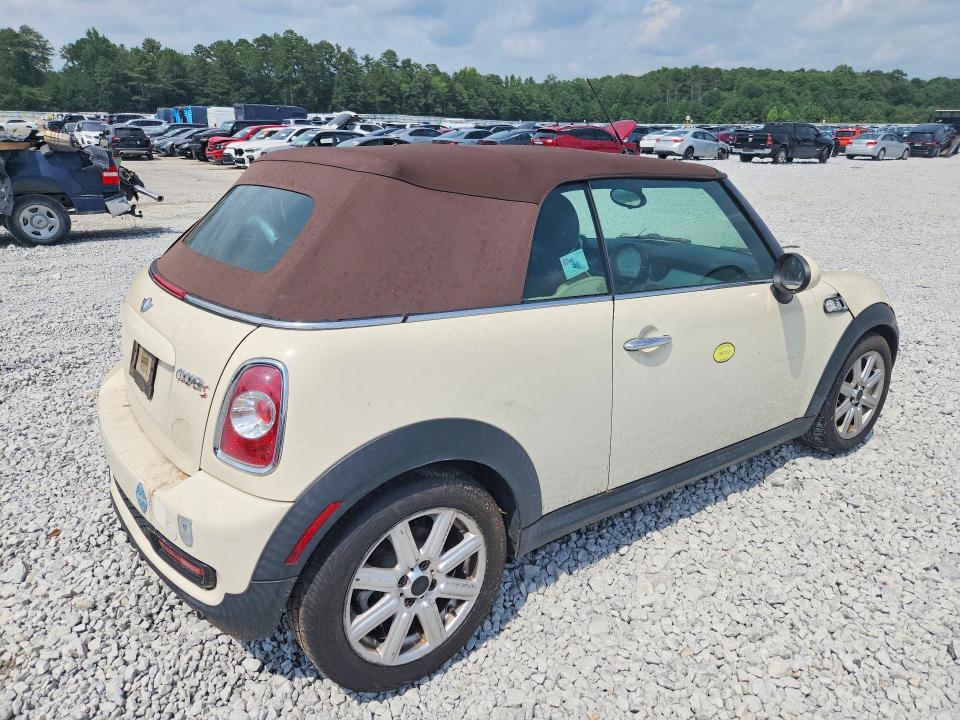 2011 Mini Cooper VIN WMWZP3C56BT249509 COPART salvage auction — NORMAL WEAR, Ga - Certificate Of Title, sold $575 on 2026-08-04 (photo 3)