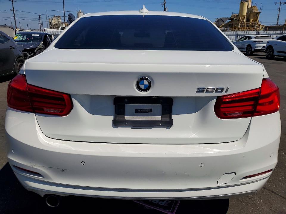 2018 BMW 3er VIN WBA8A9C5XJAH14709 COPART salvage auction — MINOR DENT/SCRATCHES, Ca - Dis/Dlr/Exp Only Clean Title (P), sold $3,200 on 2026-07-20 (photo 6)