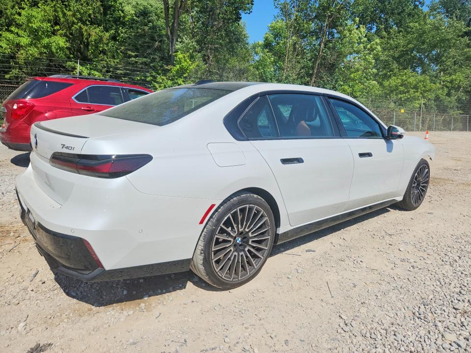 2025 BMW VIN WBA23EH05SCV49726 COPART salvage auction — FRONT END, Oh - Cert Of Title-Salvage, sold $38,250 on 2026-07-22 (photo 3)