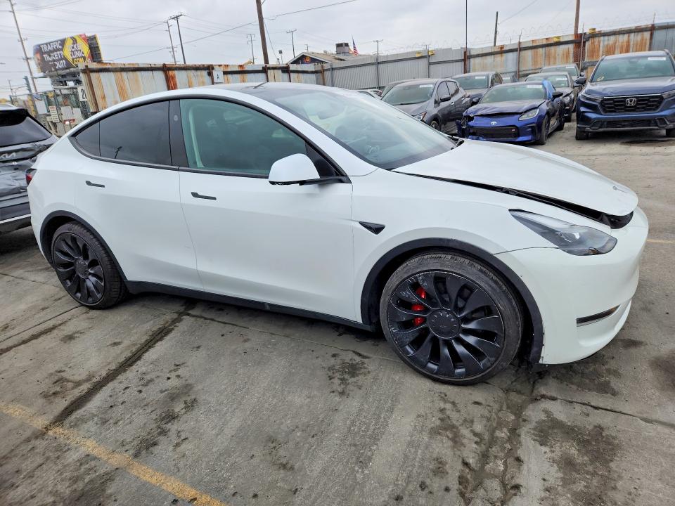 2025 Tesla Model y VIN 7SAYGDEF4SF216539 COPART salvage auction — FRONT END, Salvage Title, sold $15,200 on 2026-07-13 (photo 4)