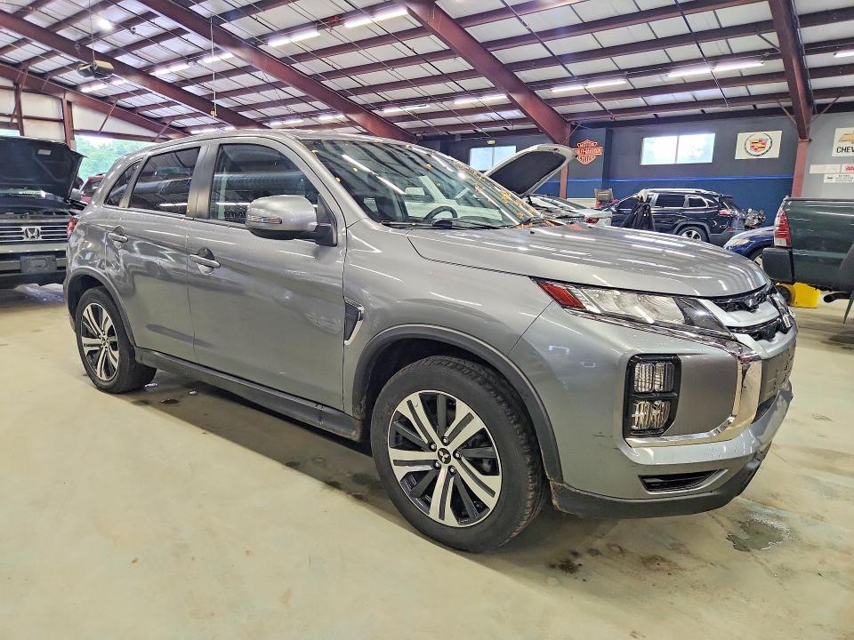 2021 Mitsubishi Outlander sport VIN JA4ARUAU0MU019692 COPART salvage auction — MINOR DENT/SCRATCHES, FL - CERTIFICATE OF TITLE, sold $8,500 on 2026-07-27 (photo 4)
