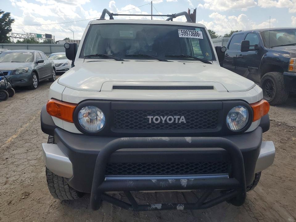 2013 Toyota Fj cruiser VIN JTEBU4BF9DK169252 COPART salvage auction — UNDERCARRIAGE, Ks - Cert Of Title-Salvage, sold $1,150 on 2026-07-27 (photo 5)