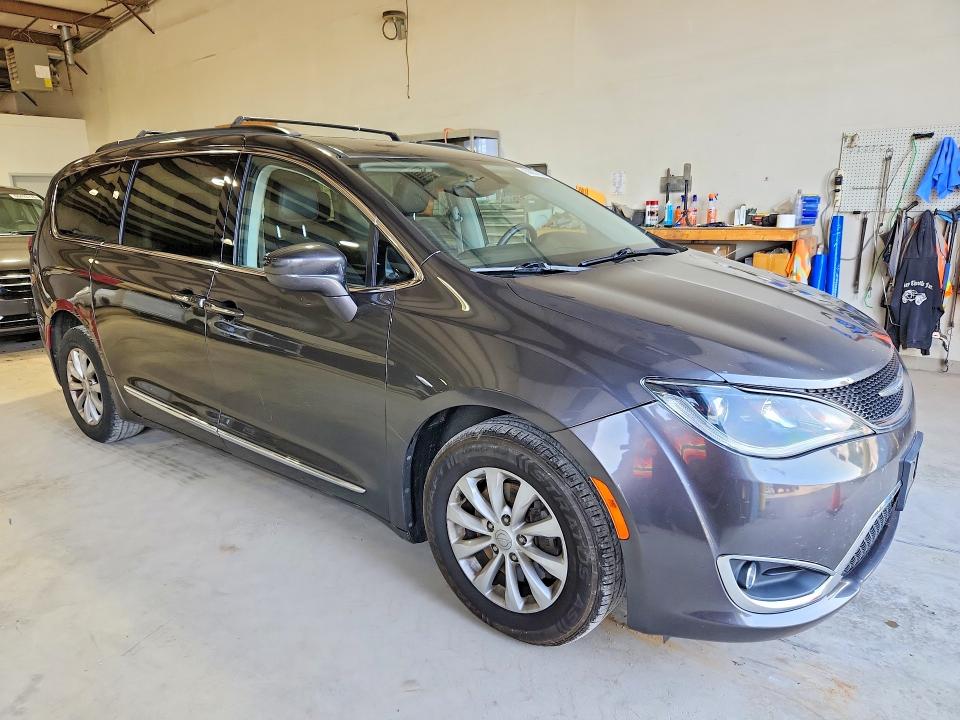 2017 Chrysler Pacifica VIN 2C4RC1BGXHR644945 COPART salvage auction — REAR END, Md - Certificate Of Title, sold $3,900 on 2026-07-17 (photo 4)
