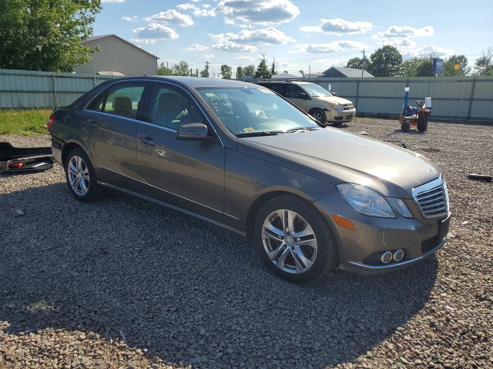 2011 Mercedes-benz E-class VIN WDDHF8HB6BA351682 COPART salvage auction — REAR END, NY - MV-907A SALVAGE CERTIFICATE, sold $475 on 2026-08-10 (photo 4)
