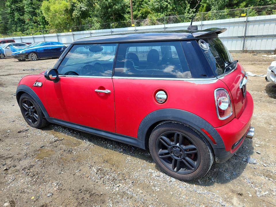 2011 Mini Cooper VIN WMWSV3C50BTY25229 COPART salvage auction — NORMAL WEAR, Fl - Certificate Of Title, sold $225 on 2026-07-14 (photo 2)