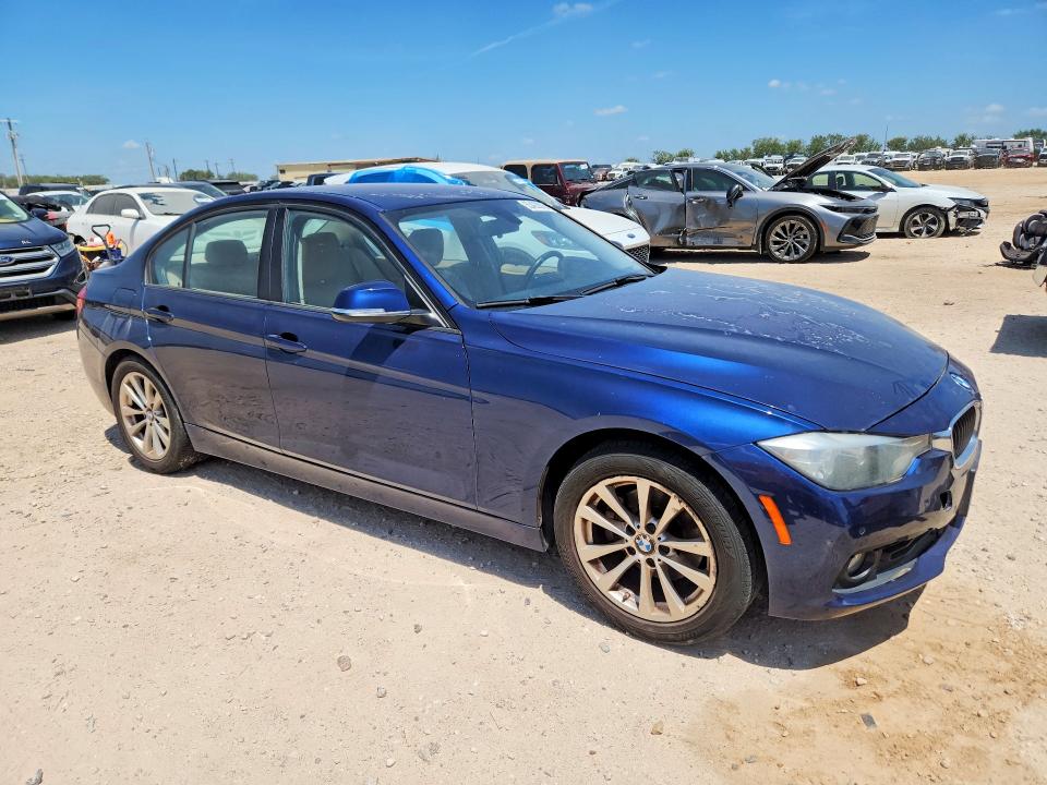 2016 BMW VIN WBA8E1G5XGNT99425 COPART salvage auction — MINOR DENT/SCRATCHES, Tx - Certificate Of Title, sold $1,500 on 2026-08-13 (photo 4)