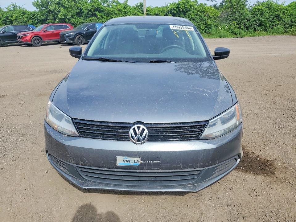 2013 Volkswagen Jetta VIN 3VW1K7AJ4DM300767 COPART salvage auction — SIDE, Qc - Gravement Accidente, sold $400 on 2026-08-11 (photo 5)