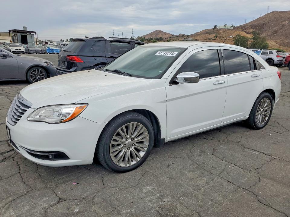 2011 Chrysler 200 VIN 1C3BC2FG7BN618216 COPART salvage auction — MINOR DENT/SCRATCHES, Ca - Salvage Certificate, sold $775 on 2026-07-30 (photo 1)
