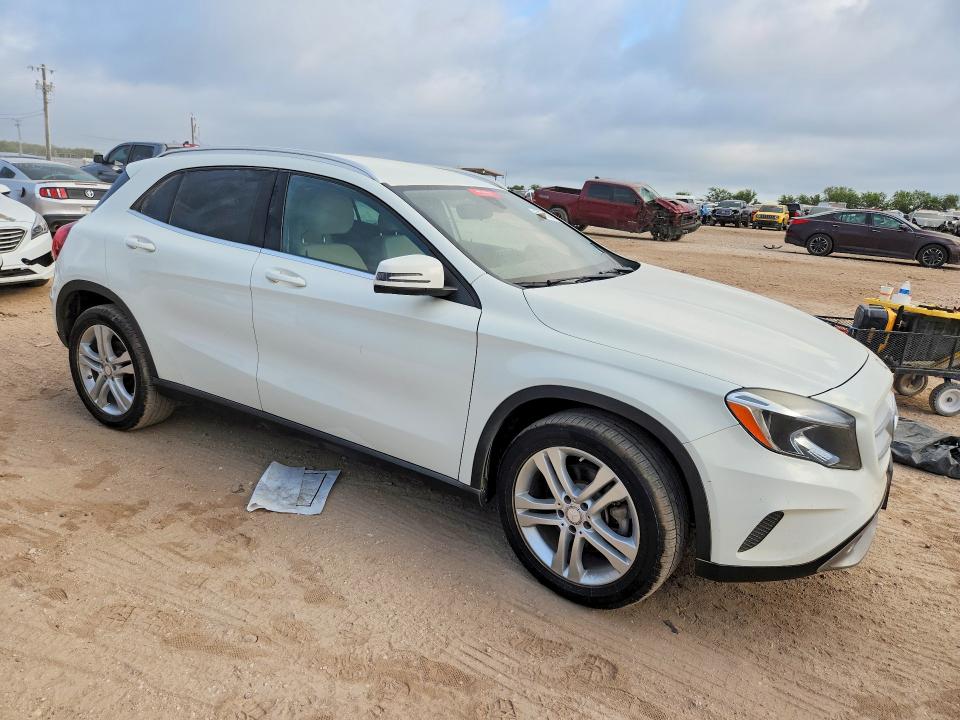 2017 Mercedes-benz VIN WDCTG4EB9HJ336062 COPART salvage auction — MINOR DENT/SCRATCHES, TX - CERTIFICATE OF TITLE (P), sold $2,300 on 2026-07-27 (photo 4)