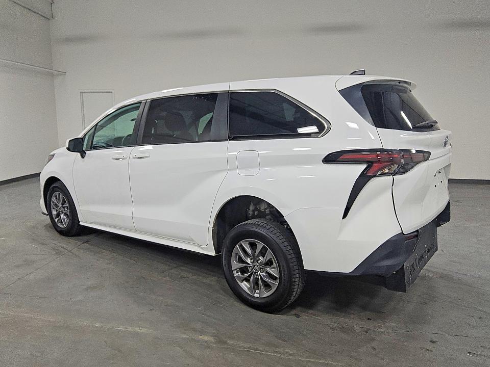2024 Toyota Sienna VIN 5TDKRKEC2RS196076 COPART salvage auction — REAR END, Fl - Certificate Of Title, sold $31,600 on 2026-07-27 (photo 2)