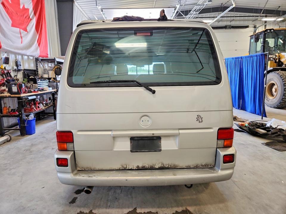 2002 Volkswagen Eurovan VIN WV2NB47042H045932 COPART salvage auction — UNDERCARRIAGE, On - Permit No Brand - Unfit, sold $3,450 on 2026-08-13 (photo 6)