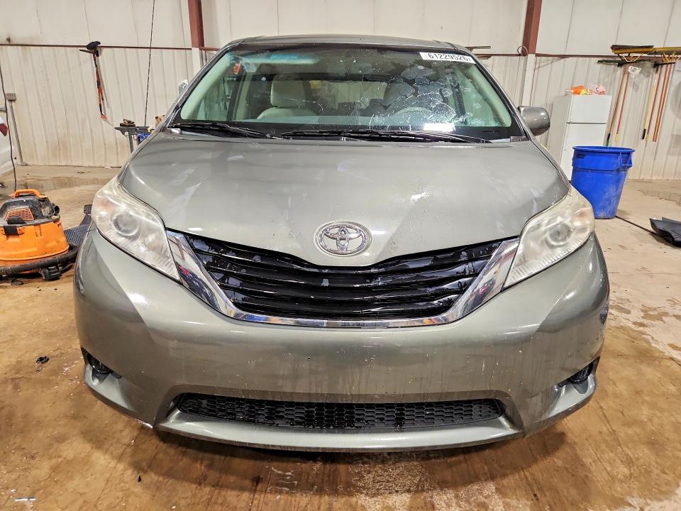 2011 Toyota Sienna VIN 5TDKK3DCXBS148133 COPART salvage auction — ROOF, PA - CERTIFICATE OF SALVAGE, sold $1,650 on 2026-07-28 (photo 5)