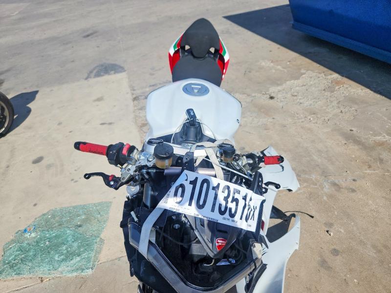 2021 Ducati Panigale VIN ZDMHAATW2MB005608 COPART salvage auction — FRONT END, Ca - Cert Of Title-Salvaged (P), sold $5,000 on 2026-07-27 (photo 5)