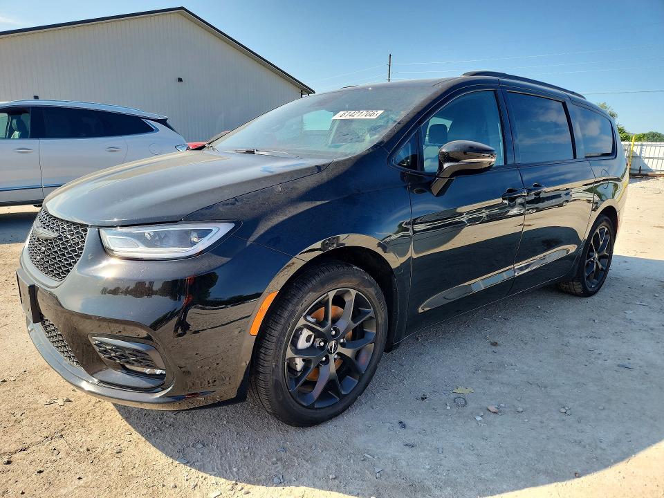 2024 Chrysler Pacifica VIN 2C4RC3BG4RR134832 — COPART salvage auction photo