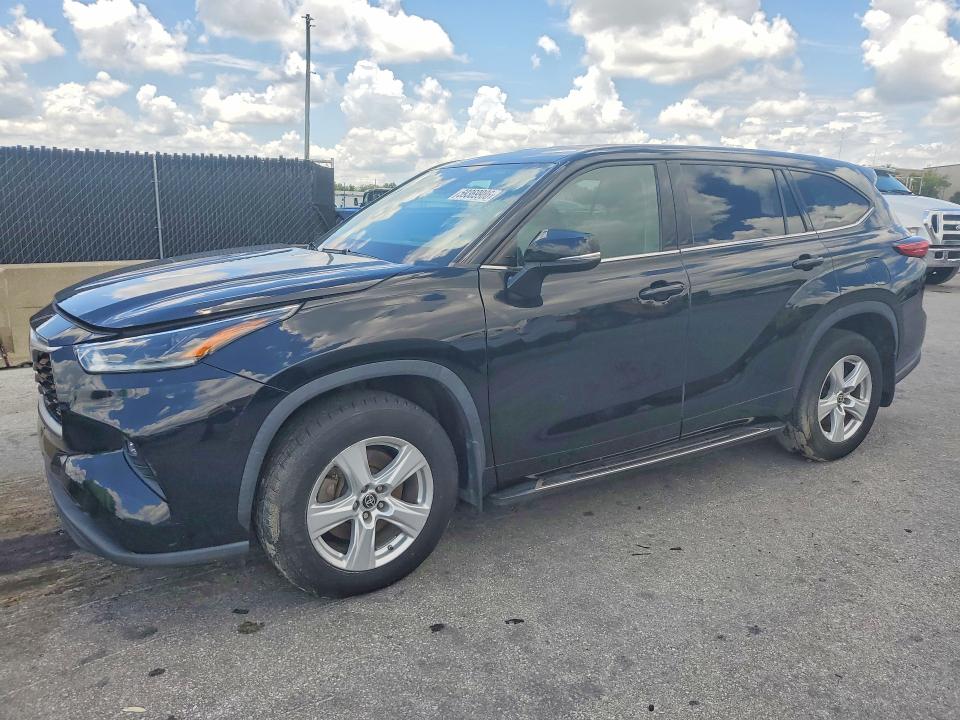 2021 Toyota VIN 5TDBZRBHXMS135141 COPART salvage auction — MINOR DENT/SCRATCHES, Fl - Certificate Of Title (P), sold $9,300 on 2026-07-30 (photo 1)