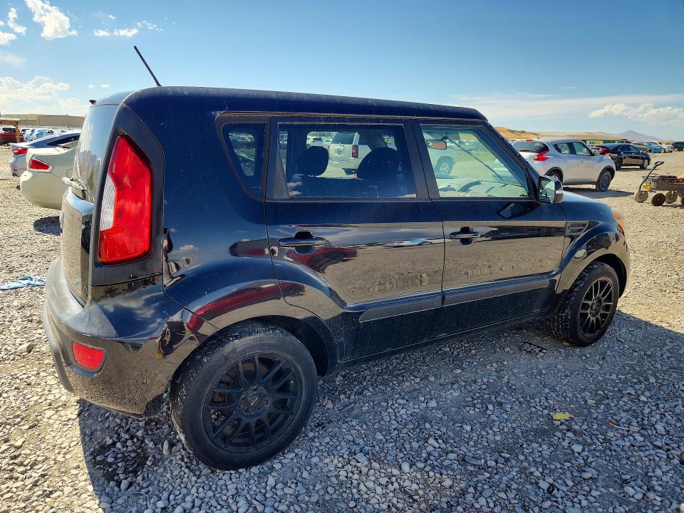 2013 Kia Soul VIN KNDJT2A67D7614213 COPART salvage auction — MINOR DENT/SCRATCHES, Ut - Certificate Of Title, sold $150 on 2026-07-18 (photo 3)