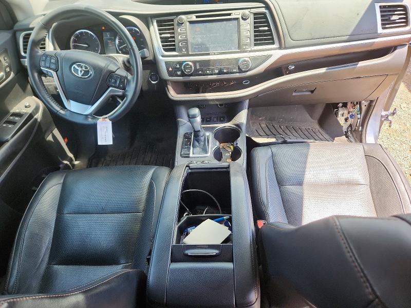 2015 Toyota Highlander VIN 5TDDKRFH2FS072420 COPART salvage auction — SIDE, Salvage Title, sold $325 on 2026-07-30 (photo 8)