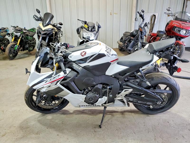 2026 Honda Cbr1000 VIN JH2SC7710TK900517 COPART salvage auction — ALL OVER, Nj - Cert Of Title-Salvage, sold $1,750 on 2026-07-24 (photo 3)