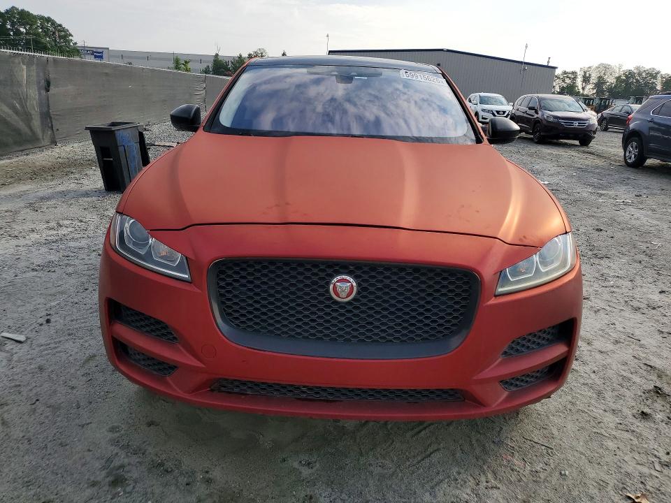 2019 Jaguar F-pace VIN SADCS2FX2KA391757 COPART salvage auction — MINOR DENT/SCRATCHES, Salvage Title, sold $5,000 on 2026-07-29 (photo 5)