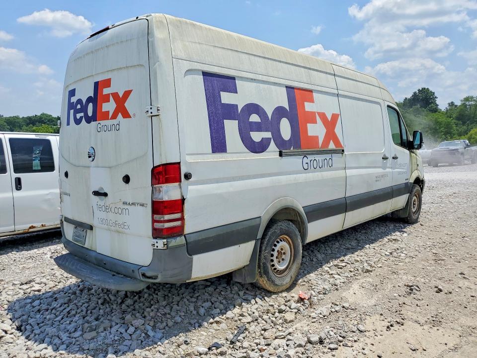2015 Freightliner Sprinter 2500 VIN WDYPE8DC9FP116708 COPART salvage auction — MECHANICAL, KY - CERTIFICATE OF TITLE, sold $400 on 2026-08-10 (photo 3)