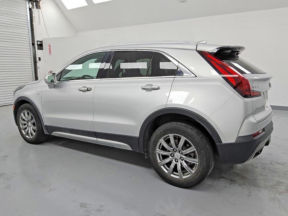 2020 Cadillac Xt4 VIN 1GYFZDR41LF123623 COPART salvage auction — MINOR DENT/SCRATCHES, TX - CERTIFICATE OF TITLE, sold $8,300 on 2026-07-28 (photo 2)