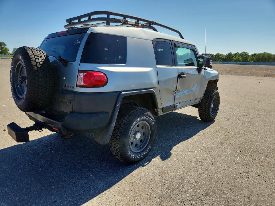 2009 Toyota Fj cruiser VIN JTEBU11FX9K069474 COPART salvage auction — FRONT END, NY - MV-907A SALVAGE CERTIFICATE, sold $3,250 on 2026-07-27 (photo 3)