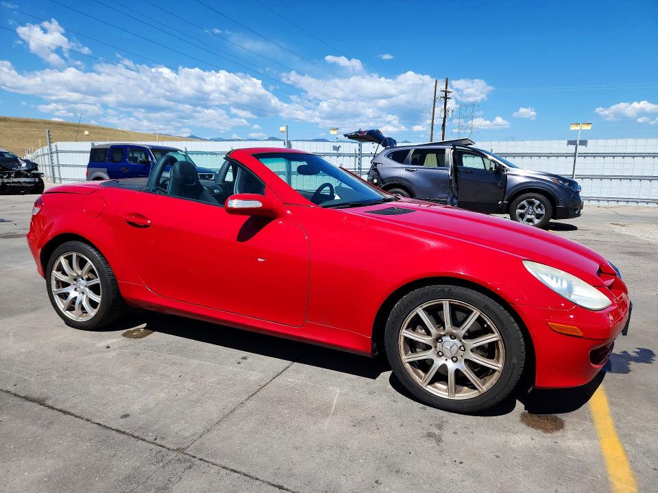 2005 Mercedes-benz Slk-klasse VIN WDBWK56F55F070352 COPART salvage auction — REAR END, Co - Public - Salvage Title, sold $275 on 2026-07-29 (photo 4)