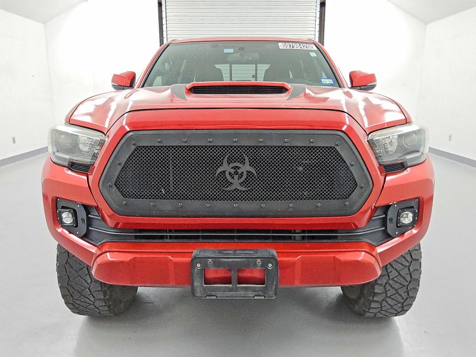2016 Toyota Tacoma VIN 3TMAZ5CN5GM013963 COPART salvage auction — MINOR DENT/SCRATCHES, Tx - Certificate Of Title, sold $15,200 on 2026-07-30 (photo 5)