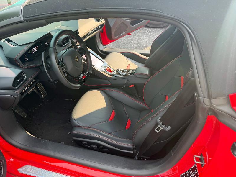 2023 Lamborghini Huracan VIN ZHWUT5ZF9PLA21574 COPART salvage auction — NORMAL WEAR, Pa - Cert Of Salvage-R=Reconstructe (P), sold $196,000 on 2026-08-07 (photo 5)